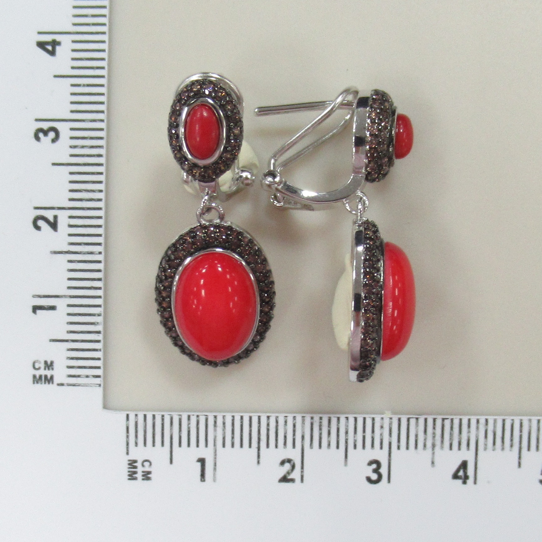 Серебряные серьги с кораллами